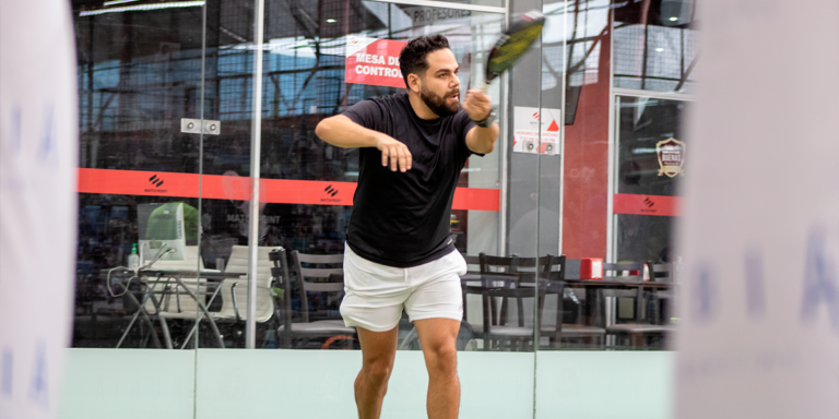 Eduardo Tovilla es el apoyo a un grupo de niños en la ciudad de Puebla que gustan de este deporte.